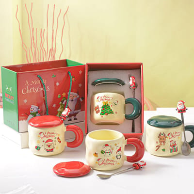 Geschenkdoos Set Kerstmis Schattige Keramische Kop met Deksel Lepel Mannen en Vrouwen Koppelsmok Hoge Waarde Waterbeker Openingsgeschenk 400ML red
