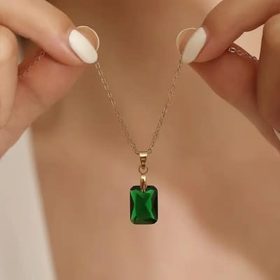 Huitan Vierkante Groene Zirkonia Hanger Ketting voor Vrouwen Eenvoudig Stijlvol Design Goudkleur Bruids Huwelijks Kettingen Sieraden brown