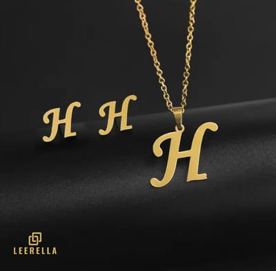 Leerella | H | Luxe Goudkleur Initialen Ketting & Oorbellen Set - Roestvrij Staal - Letters A t/m Z - Persoonlijke Sieraden voor Elke Gelegenheid Moederdag, Valentijnsdag en Verjaardag Cadeau Ketting 45 cm