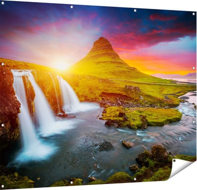 Gards Tuinposter Waterval bij een Vulkaan met Zonsondergang - 150x120 cm - Tuindoek - Tuindecoratie - Wanddecoratie buiten - Tuinschilderij
