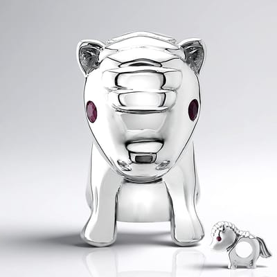 Cavill - Zilveren Hanger met Robijnen - 925 Sterling Zilver - Madagaskar Robijn 0,02 ct - Leeuwen Design - Uniek Zilveren Sieraad voor Dames