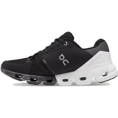 ON Cloudflyer 4 Breed Zwart Wit Dames Sneakers 81.98663 37.5 black