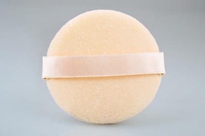 Lovely Pop Accessories - Katoenen spons met satijn bandje / Fluwelen poederdons - Rond - 7 cm x 9 mm - 1 stuks