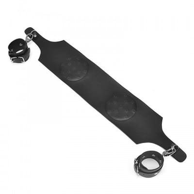 Nooitmeersaai - Handboeien set, kniemat met studs - PU leer - Zwart - One-size