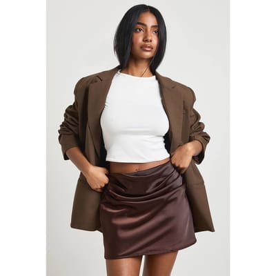 boohoo Dames Satijnen Mini Rok Met Gedrapeerd Front | Chocoladebruin | Maat: 36