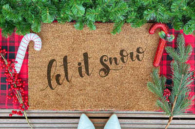 Let It Snow | 60x40 cm | Nieuwe huis cadeau | Ingangsmat | Deurmat met stijl | Verhuizing cadeau | Praktisch & trendy | Perfect voor binnenkomst | Cadeau voor nieuwe woning