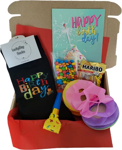 Cadeau box – Gefeliciteerd - Jarig - Feest - Verjaardag - Verrassings Pakket - Gift box - Grappig - Cadeau voor vrouw man – Kado – Sokken - Geschenkdoos – LuckyDay Socks - Maat 37-44