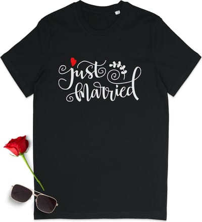 Just Married T Shirt - Just Married Cadeau - Dames tshirt Just Married - Heren tshirt Just Married - t-Shirt met print opdruk mannen vrouwen - Unisex Maten: S M L XL XXL XXXL -t Shirt kleuren: Wit en Zwart.