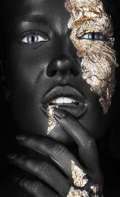 Noir Goldest – 80cm x 120cm - Fotokunst op PlexiglasⓇ incl. certificaat & garantie.