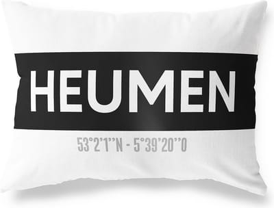 Tuinkussen HEUMEN - GELDERLAND met coördinaten - Buitenkussen - Bootkussen - Weerbestendig - Jouw Plaats - Studio216 - Modern - Zwart-Wit - 50x30cm