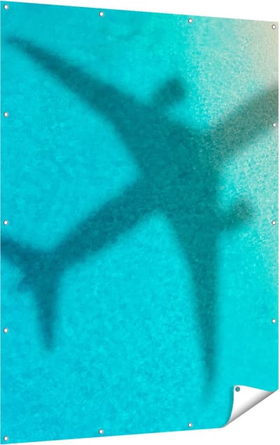 Gards Tuinposter Silhouet van een Vliegtuig op het Strand - 120x160 cm - Tuindoek - Tuindecoratie - Wanddecoratie buiten - Tuinschilderij
