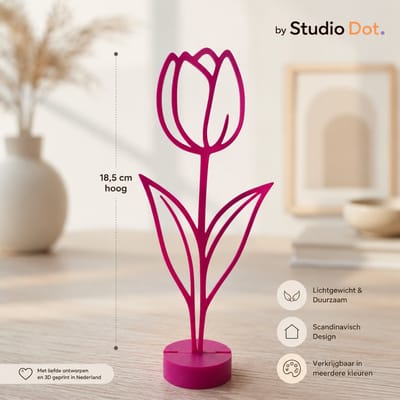 by Studio Dot. - Tulp Decoratie - Bloem Beeldje - Minimalistisch - 18,5 cm - Woonaccessoire - Interieuraccessoire - Cadeau - Bedankje - Inclusief Standaard - Fuchsia