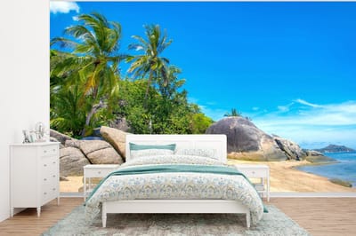Behang - Fotobehang Strand - Tropisch - Zee - Planten - Breedte 295 cm x hoogte 220 cm