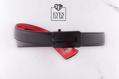 Zwart + rood lederen riem zonder gaatjes met automatische gesp voor heren ( model N341 )