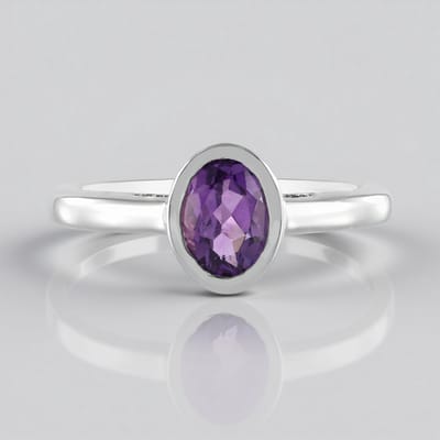 Cavill - Zilveren Damesring Bezel Zetting - 925 Sterling Zilver Geplateerd - Marokkaanse Ovale Amethist 0,613 ct - Paars - Minimalistisch & Elegant