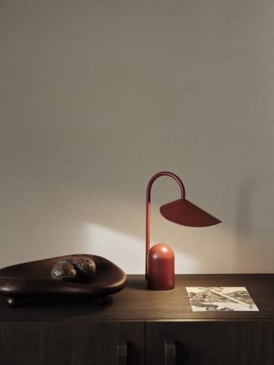 Ferm Living Arum draagbare lamp - oxide red