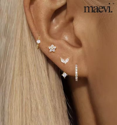 Maevi® Oorbellen Set 4 Stuks - Kleur: Goud - 18K Verguld - Hoge Kwaliteit - Oorbellen Set - Meerdere Oorbelgaatjes - Oorbellen / Earrings - Oor Versiering - Luxe Set - Gouden Oorbellen - Meerdere Gaatjes - Cadeau - 18 Karaat - Oorhangers