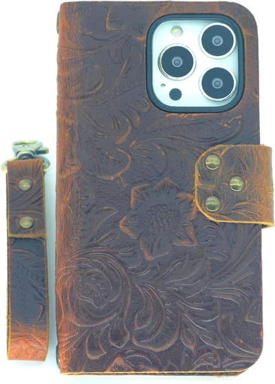 Handgemaakte Echt Leren Portemonnee Hoes voor iPhone 14 Pro met Polsband en Flip Cover in Bruin - Duurzaam en Stijlvol Accessoire