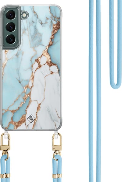 Casimoda® hoesje met koord - Geschikt voor Samsung S22 - Marmer Lichtblauw - Afneembaar koord - TPU/polycarbonaat - Blauw