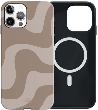 xoxo Wildhearts siliconen hoesje geschikt voor iPhone 12 Pro Max MagSafe hoesje - Ride With Me Brown - Double Layer - Magnetisch telefoonhoesje - Magneet case - Backcover met dubbele bescherming - Golvenprint - Golvend patroon - Beige / Bruin