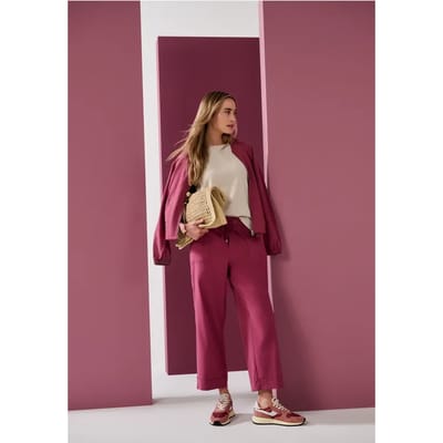 Broek met Straight Leg pijpen in casual pasvorm en omgeslagen boorden