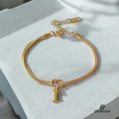 Leerella | I | Stijlvolle Letter Armband van Hoogwaardig RVS in Goudkleur met Initialen – Perfect voor Dames en Heren | Luxe Accessoire met Persoonlijke Touch Moederdag, Valentijnsdag en Verjaardag Cadeau 16+5cm