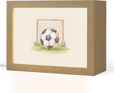 Nachtlampje 20x15 cm - Kinder lampje - Voetbal - Goal - Gras - Beige - Tafellamp kinderkamer - Slaapkamer lamp - Bedlamp kinderen - Kinderlampje stopcontact - Wandlamp babykamer - Nachtlampjes