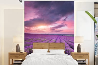 Behang - Fotobehang Lavendel - Paars - Wolken - Bloemen - Breedte 165 cm x hoogte 220 cm