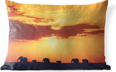 Buitenkussens - Tuin - Kudde olifanten tijdens zonsondergang - 50x30 cm