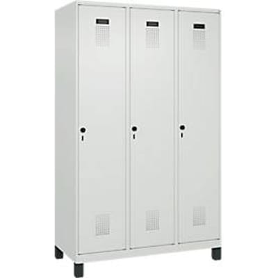 C+P Evolo Plus garderobekast, 3 vakken, 400 mm vakbreedte, met poten, rechts scharnierend, soft-close, inbraakwerend, B 1200 x D 500 x H 1950 mm, veiligheidsslot met draaigrendel, lichtgrijs RAL 7035/lichtgrijs RAL 7035