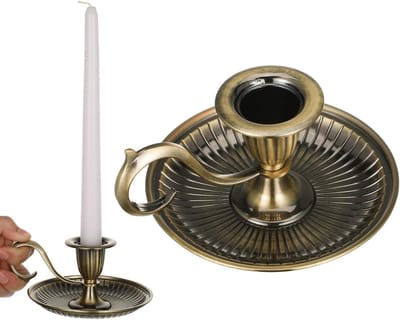 Metalen kaarsenhouder met handvat voor romantische tafeldecoratie en feestelijke sfeer, perfect als cadeau voor speciale gelegenheden
