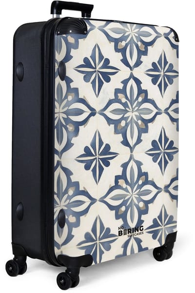 NoBoringSuitcases.com® - Koffer groot - Reiskoffer lichtgewicht - Blauw bloemenpatroon op witte tegels - Rolkoffer met 4 wielen - Grote trolley XL - 98 liter bagage