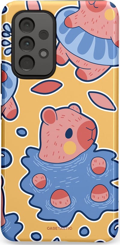 Casetastic Hoesje Geschikt voor Samsung A53 - Stijlvolle Beschermende Duo-layer Case - Capibara plons