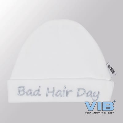 VIB® - Muts rond - Bad Hair Day (Wit) - Babykleertjes - baby muts - baby muts newborn - baby mutsje - baby cadeau - kraam cadeau - baby aankodiging