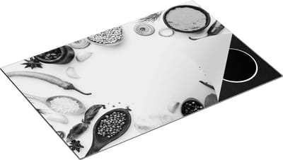 Chefcare Inductie Beschermer Kruiden op een Witte Tafel - Zwart Wit - 80x50 cm - Afdekplaat Inductie - Kookplaat Beschermer - Inductie Mat