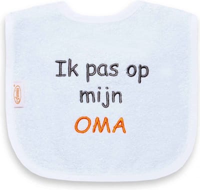 Funnies geborduurd tekst slabbetje: Ik pas op mijn oma