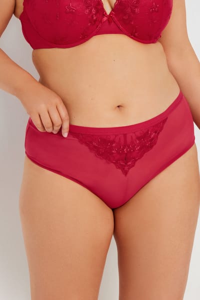 Yours Set Van Twee Paar Slips Met Kanten Inzet In Rood/Zwart Size 42-44