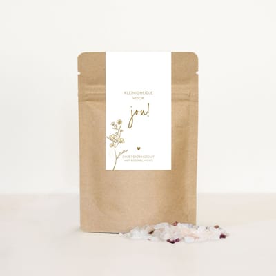 (voeten) badzout | Kleinigheidjevoorjou| met rozenblaadjes | Mypaperstation | 80gr