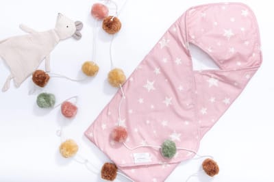 Little Hibboux Star badcape wit/roze 75x75 sterren