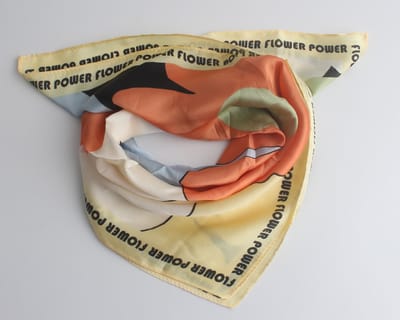 Suus bandana- Accessories Junkie Amsterdam- Geweven- Gestreept- Dames- Imitatie Satijn- Vierkant- 50*50cm- Hals doekje- Sjaaltje- Geel