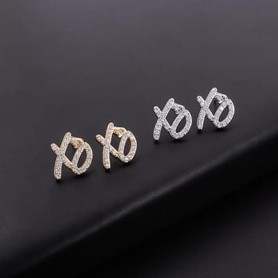 Hip Hop Zirconia Letter Koperen Oorbellen voor Mannen en Vrouwen Zingend black