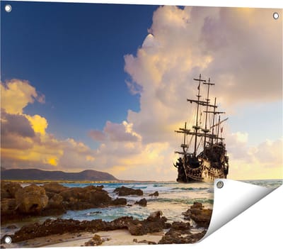 Gards Tuinposter Piratenschip aan de Kust bij Zonsondergang - 80x60 cm - Tuindoek - Tuindecoratie - Wanddecoratie buiten - Tuinschilderij
