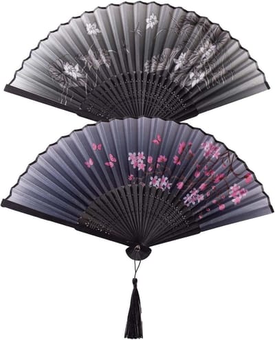 Set van 2 Vouwfans met Houten Compartimenten voor Zomerbruiloften, Feestjes en Decoratie - Zwarte Stoffen Fans met Kwastje voor Verjaardagen en Fotografie