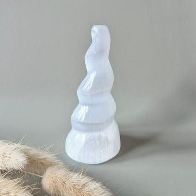 Seleniet Spiraal Toren – 10 cm