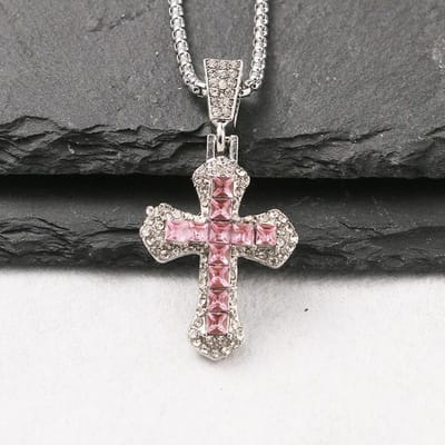1 Stuks Modieuze Europese en Amerikaanse Volledige Diamant Kruis Ketting Nieuwe Zirkonia Hanger Hip Hop Trend Persoonlijkheid Veelzijdige Trui Ketting Accessoires 60cm roze