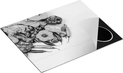 Chefcare Inductie Beschermer Groentes op Wit Hout - Zwart Wit - 65x50 cm - Afdekplaat Inductie - Kookplaat Beschermer - Inductie Mat