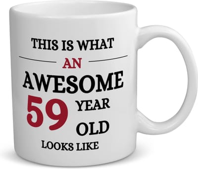Akyol - awesome 59 year old looks like koffiemok - theemok - Hoera 59 jaar - 59 geworden - verjaardagscadeau - kado - gift - 350 ML inhoud
