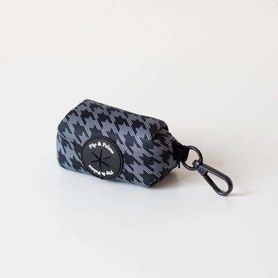 Pip & Palms - Honden Poepzakjeshouder Dark Dogstooth - Zwart - 9x5x5 cm - Incl. rol poepzakjes - Met Ritssluiting - Poepzakhouder - Poepzakjesdispenser