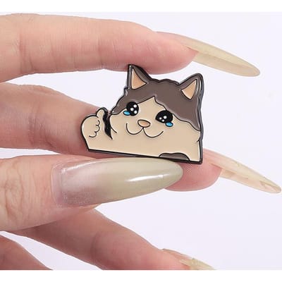 Duim Omhoog Huilende Kat Emaille Pin  Humoristische Dieren Broche Revers Rugzak Badge Grappige Sieraden Cadeaus Voor Kattenliefhebbers Vrienden beige