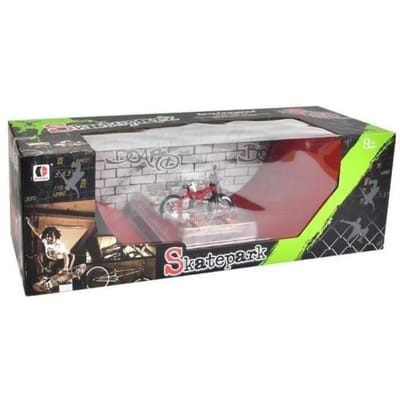 Skatepark halfpipe met 2 vingerboards en BMX Fingerboards